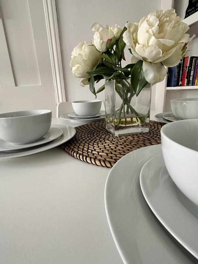Amazing Apartment, Private Garden, Off Street Parking 브라이턴 외부 사진
